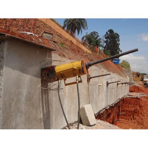 Protensão de tirantes monobarra — Contenção e Estabilização